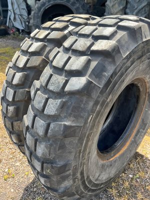 Pneu agricole Michelin 11.00R16 (11.00-16) - 1