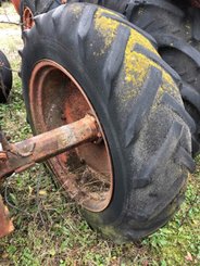 Tracteur agricole Renault D22 - 7