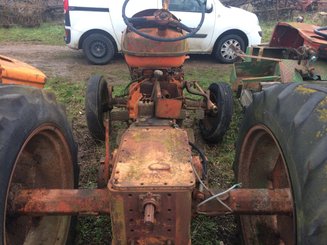 Tracteur agricole Renault D22 - 2