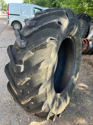 Pneu agricole Dunlop 16.9-28 - 1