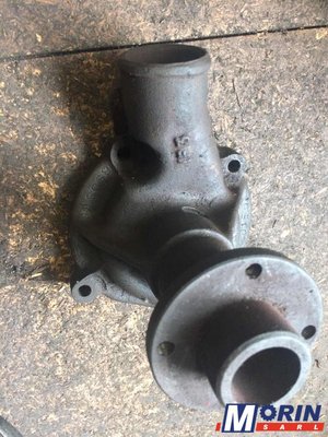 Pièces Agricole et Motoculture - Pièces Tracteur - POMPE A EAU FORD 2701E8501C
