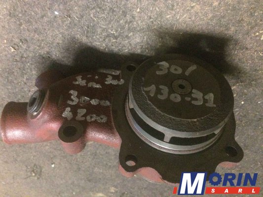 Pièces Agricole et Motoculture - Pièces Tracteur - Pompe a eau Massey 365 375 390 3050 3060 698