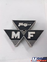 Pièces Agricole et Motoculture - Pièces Tracteur - Emblème de nez de capot MF ( 828136M1 )