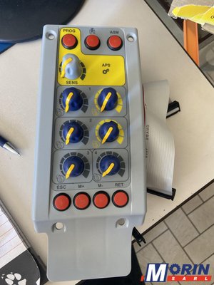 Pièces Agricole et Motoculture - Pièces Tracteur - Boitier de commande AGROTRON - 0.900.0878.8