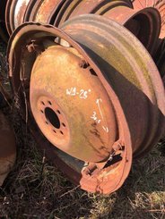 Jantes Massey Ferguson W9x28-8T220 - 1