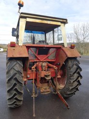 Tracteur agricole International 654 - 2