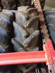 Pneu agricole Pirelli 380/85R28 (14.9-28) - 1