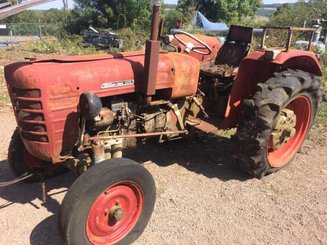 Tracteur agricole Zetor 330 - 1