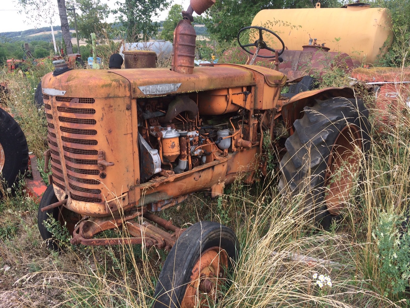 Tracteur agricole Renault R7012 à vendre sur Morin