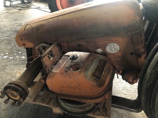 Tracteur agricole Renault D35 - 1