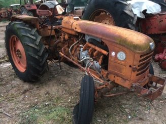Tracteur agricole Renault D35 - 7