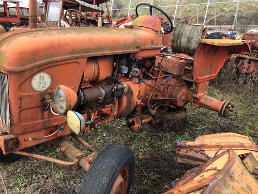 Tracteur agricole Renault N72 - 1