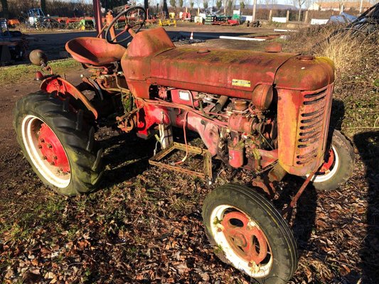 Tracteur agricole Tracteur agricole Farmall F135D - 1
