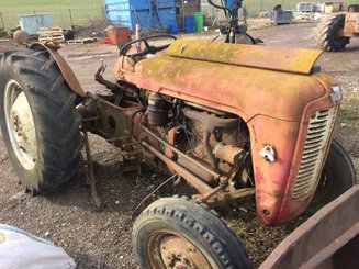 Tracteur agricole Massey Ferguson 835DS - 1