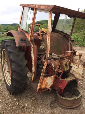 Tracteur agricole International 523 - 1