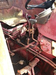 Tracteur agricole International 523 - 4
