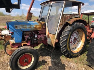 Tracteur agricole International 523 - 1
