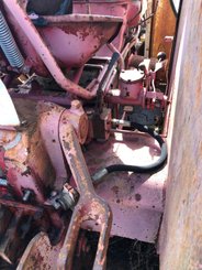 Tracteur agricole International 523 - 3