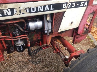 Tracteur agricole International 633 - 6