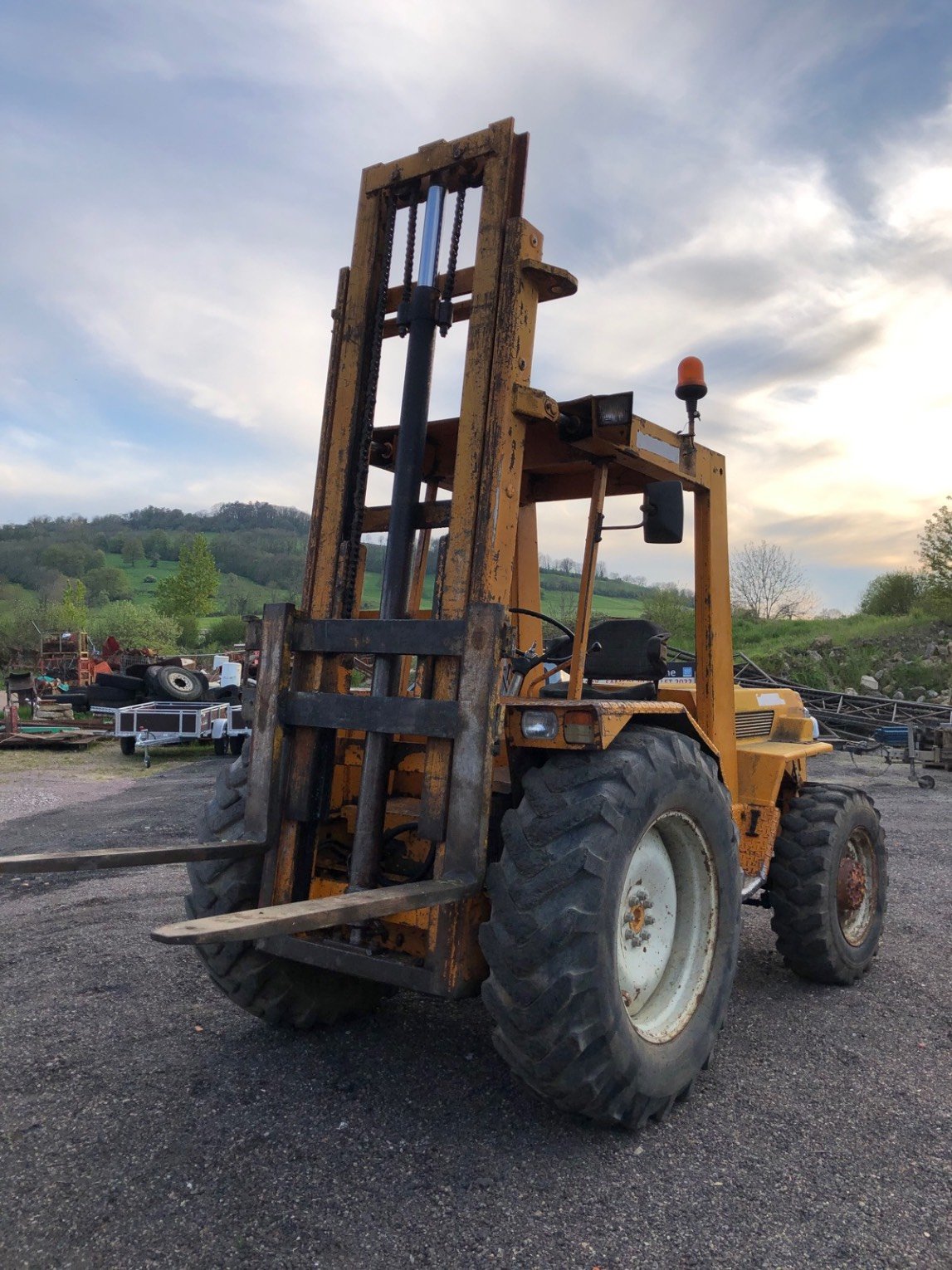 Chariot élévateur Omfort 2500 4x4 à vendre sur Morin