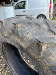 Pneu agricole Pirelli 340/85R28 (13.6-28) - 2