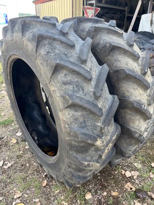 Pneu agricole Michelin 320/85R32 (12.4-32) - 1