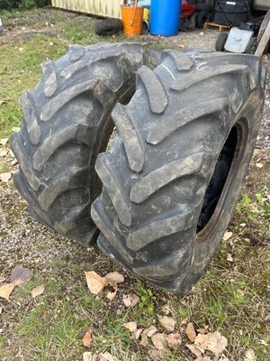 Pneu agricole Michelin 11.00R16 (11.00-16) - 1