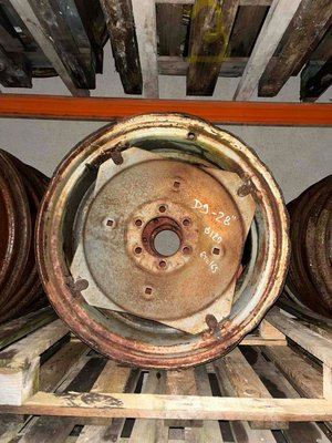 Jantes Massey Ferguson W9x28-8T165 - 1