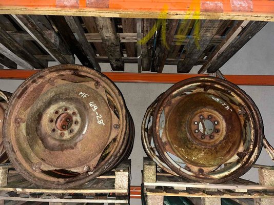 Jantes Massey Ferguson W9x28-8T220 - 1