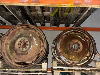 Jantes Massey Ferguson W9x28-8T220 - 1