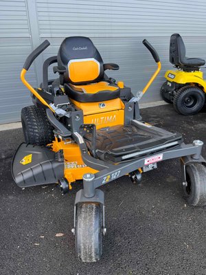 Tondeuse autoportée Cub-Cadet Z2 127 - 1